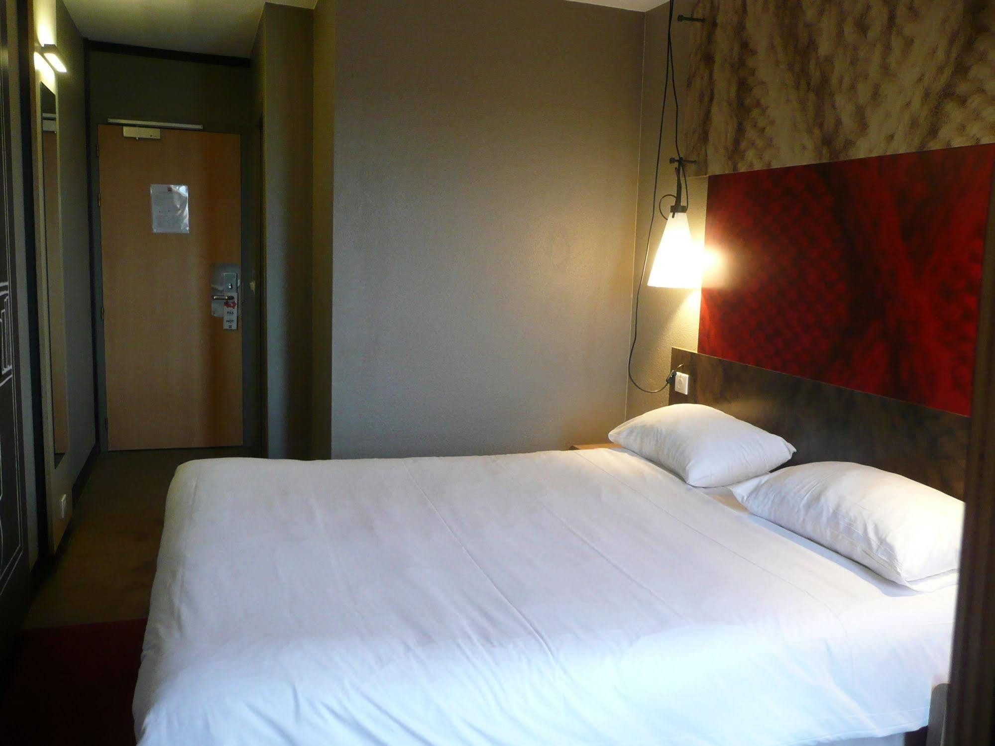Ibis Saint Brieuc Yffiniac Hotel Ngoại thất bức ảnh